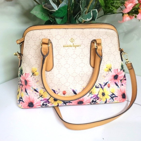 Nanette Lepore Handbags - 🥳HP🥳 NANETTE LEPORE floral dome bag. several compartments crossbody satchel
